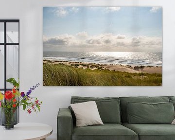 L'été dans les dunes avec des nuages dérivant sur la mer. sur Sjoerd van der Wal Photographie