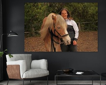 Fotoshoot met lichtbruine Haflinger met beige manen