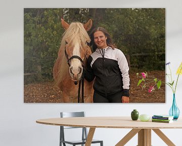 Fotoshooting mit hellbraunem Haflinger mit beiger Mähne von Babetts Bildergalerie