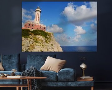 Landschaft Leuchtturm in Capri Italien und Mittelmeer von Carolina Reina