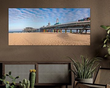 Plage de Scheveningen avec la jetée en arrière-plan sur Jolanda Aalbers