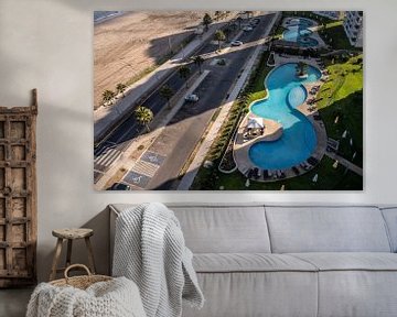 Morgens am Pool in La Serena von Thomas Riess