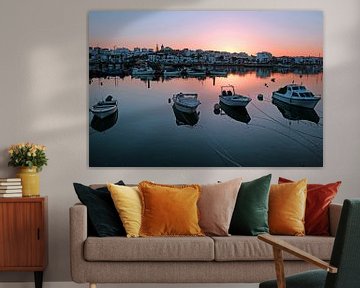 Der Hafen von Lagos in Portugal bei Sonnenuntergang von Eye on You