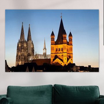 Cathédrale de Koeln avec l'église Gross Sankt Martin