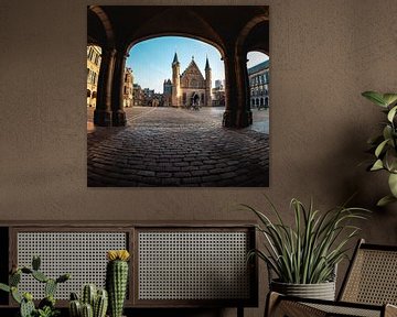 Binnenhof van Den Haag met de Ridderzaal in de achtergrond van Jolanda Aalbers