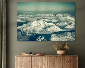 Besneeuwde bergen in Noord Noorwegen luchtfoto van Sjoerd van der Wal