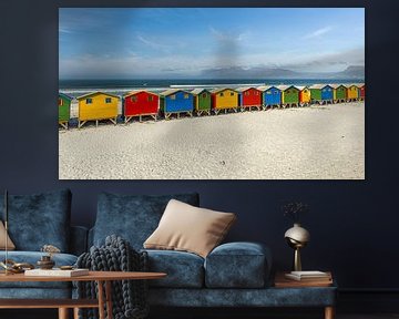 Bunte Strandhütten am Muizenberg in Südafrika von Mayra Fotografie