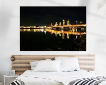 Pont de la ville de Kampen sur la rivière IJssel la nuit sur Sjoerd van der Wal Photographie