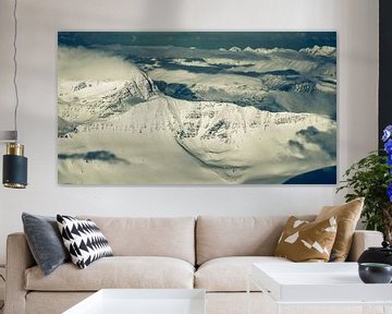 Verschneite Berge in Nordnorwegen Luftaufnahme von Sjoerd van der Wal