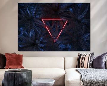 Dreieck Frame im Neon Licht umgeben von Farn Pflanzen von Besa Art