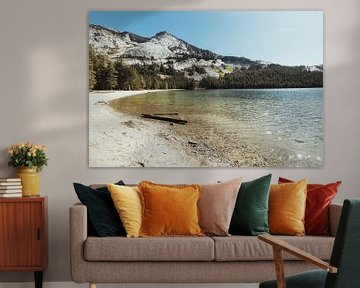 Een meer met blauw water in Yosemite National Park | Reisfotografie fine art foto print | Californië van Sanne Dost