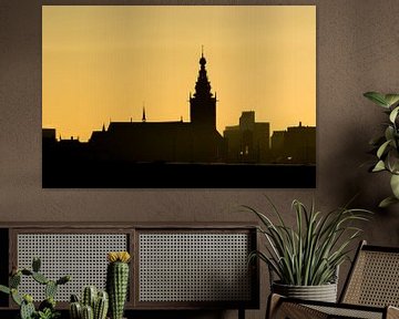 Prachtig silhouet van Nijmegen en de Stevenskerk