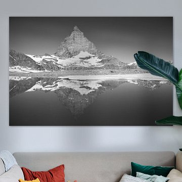 Matterhorn reflection in ice lake by Menno Boermans