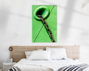 Ankerketting op de groene boeg van een schip abstract van Dieter Walther