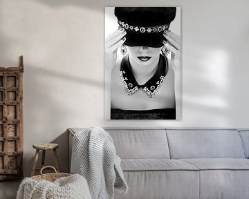 Lady with a diamond hat van StyleStudio M21