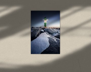 Lighthouse on the rocks von Florian Schmidt