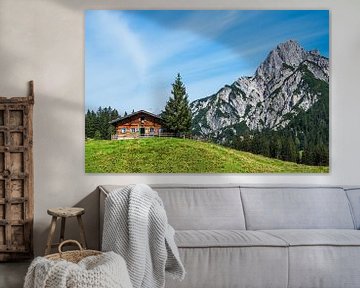 Uitzicht op de Litzlalm met hut in Oostenrijk van Rico Ködder