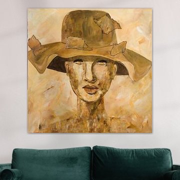 Woman with hat