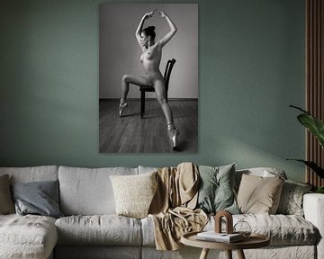 Balet naakt zittend van Alex Neumayer