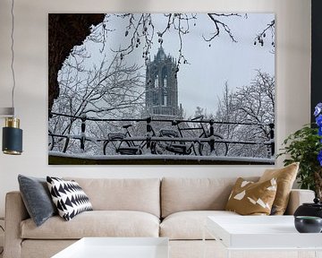 Domtoren in de winter met fietsen op voorgrond van Martien Janssen