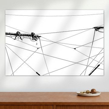 Zwei Matrosen hängen in der Werft eines Schiffes zwischen all den Tauen. Wout Kok One2expose