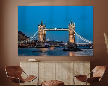 De Tower Bridge in Londen van Roland Brack