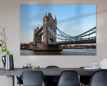 Le Tower Bridge à Londres sur Roland Brack