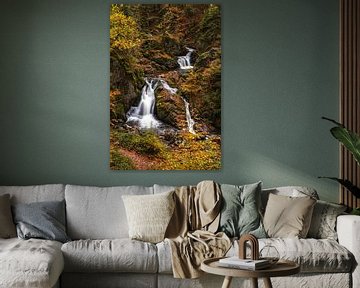 Herfst bij de kleine waterval van Tendon van Alexander Wolff