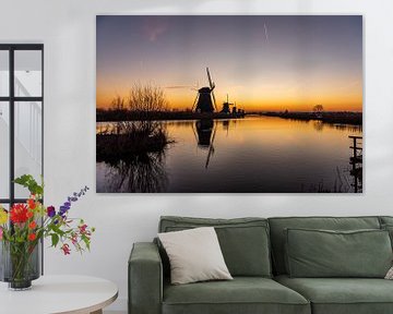 Molens bij Kinderdijk vlak voor zonsopkomst.