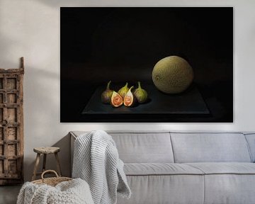 Nature morte avec melon et figues et lumière Caravaggio . sur Saskia Dingemans Awarded Photographer