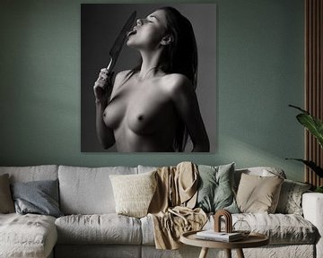 erotik fine art nude Frau mit Messer von Alex Neumayer