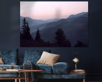 Zachte pastel kleuren bij zonsopkomst in de Franse alpen art print - landschapsfotografie van Christa Stroo fotografie