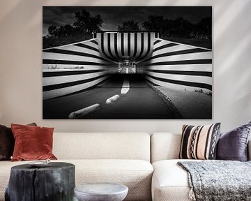 Zwart witte fietstunnel in Eindhoven van Patrick Verhoef