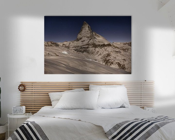 Beispiel: Verschneites Matterhorn im Mondschein nach dem Sonnenuntergang im Winter von Martin Steiner