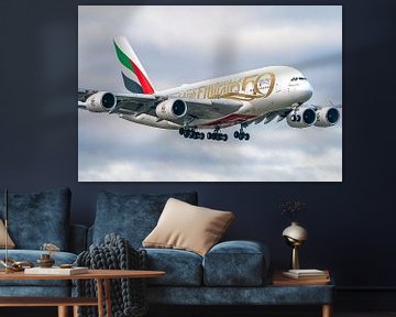 Emirates Airbus A380 met United Arab Emirates 50th Anniversary livery. van Jaap van den Berg