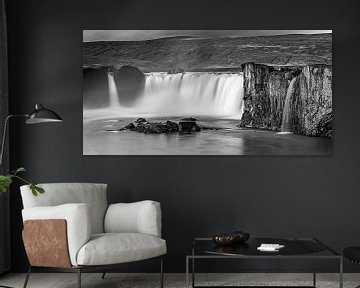 Waterval Godafoss in zwart-wit