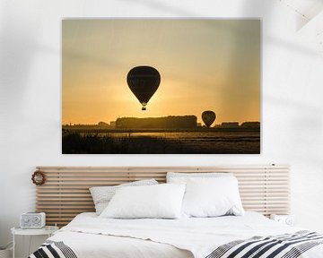 zonsondergang met 2 luchtballonnen van Dennie Vercruijsse
