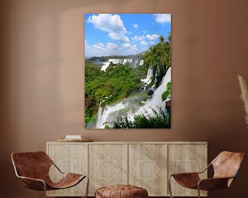 Natuurwonder Iguazu watervallen met regenboog van Thomas Zacharias