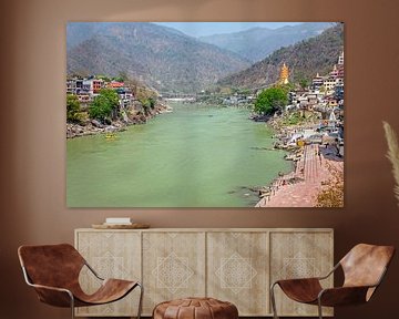 Der heilige Fluss Ganges bei Laxman Jhula in Indien Asien von Eye on You