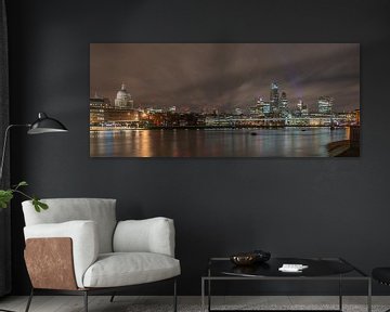 Skyline of London over the Thames by Hidde Kasper