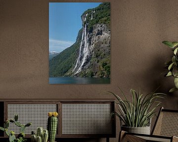 de waterval bij  geiranger fjord noorwegen van ChrisWillemsen