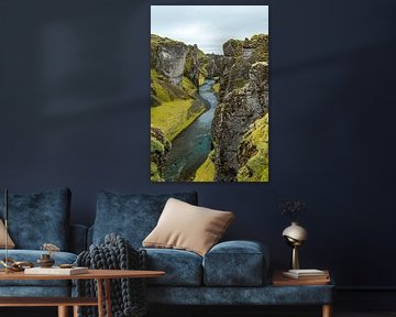 De rivierkloof Fjaðrárgljúfur