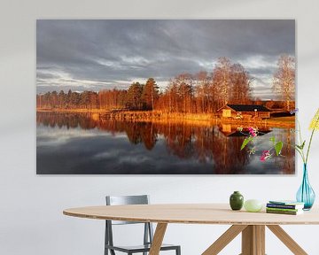 Zonsopgang in de herfst bij het Ösjön meer in Zweden van Aagje de Jong