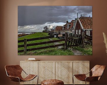 Maisons sur la digue près de Makkum sur Paul Veen