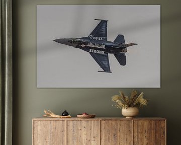 U.S.Air Force F-16 met speciale tekst op de romp. van Jaap van den Berg