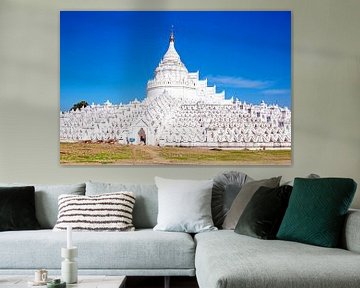 De witte tempel  Hsinbyume (Mya Thein Dan pagoda ) bij Mingun, Mandalay - Myanmar van Eye on You