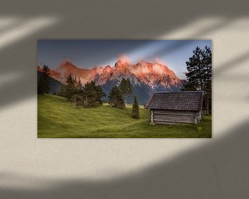 Alpenglans in de Karwendel van Denis Marold