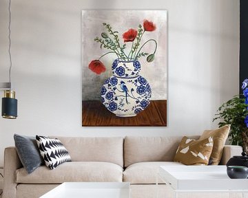 Bouquet de coquelicots et de roses trémières dans un vase Phoenix sur Anna van Balen