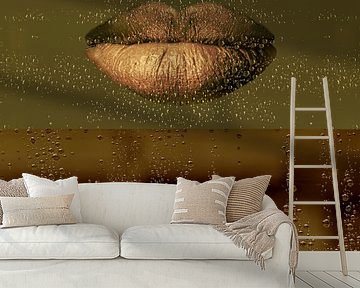 A Golden  Champagne Kiss  Fantasy. Druppels. van Alie Ekkelenkamp