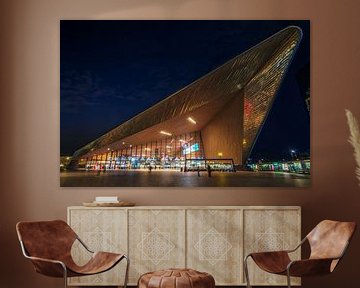 Architectuur foto van het NS station van Rotterdam in de avond genomen op statief van Bart Ros